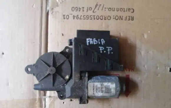 Skoda Fabia Mk1 (6Y) Front door window regulator motor 6Q1959802A 400755A