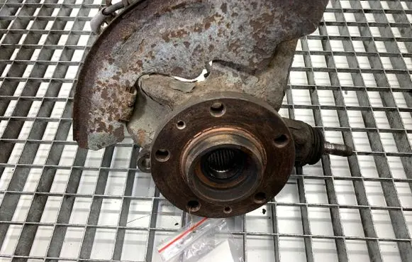 Peugeot 607 Front wheel hub spindle knuckle 