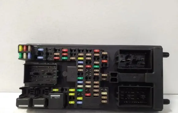 Land Rover Evoque I Fuse module 3521AT510A KOBT510A