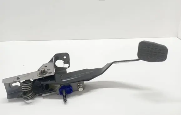 Mazda CX-7 Brake pedal