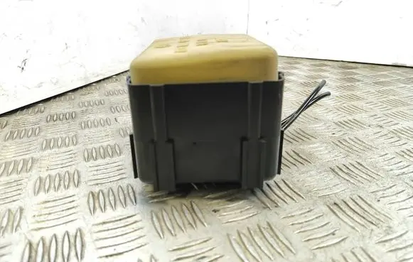 Mercedes-Benz C W204 Central locking vacuum pump A2218000035
