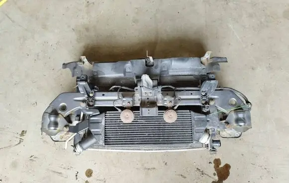 Mitsubishi Outlander Radiator support slam panel