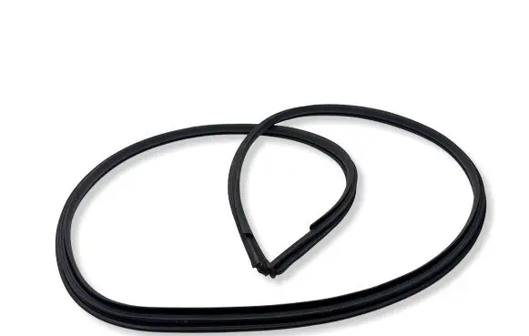 Toyota Yaris XP210 Rubber seal rear door