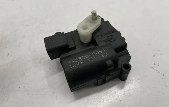 Toyota Corolla Verso E121 Air flap motor/actuator 1138002051