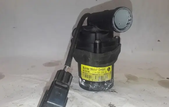 Volvo V70 Electric auxiliary coolant/water pump 9013378B 33207 NOTCODE