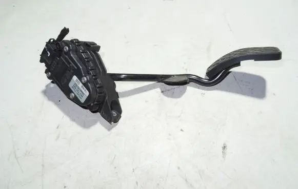 Audi A4 S4 B6 8E 8H Accelerator throttle pedal 6PV00777008 8E2721523