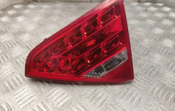 Audi A5 8T 8F Tailgate rear/tail lights 8T0945094A