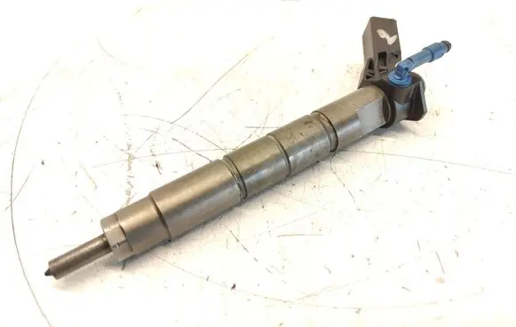 Mercedes-Benz C W205 Fuel injector A6540700187 0445117048
