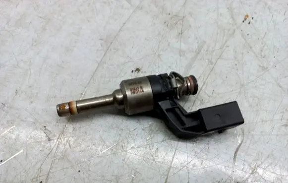 Porsche Cayenne (92A) Fuel injector 03H906036