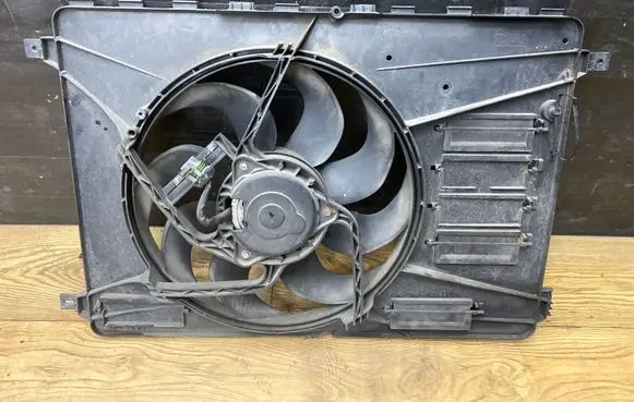 Ford Mondeo MK IV Electric radiator cooling fan 6G918C607PE PA66GFM138 8240563