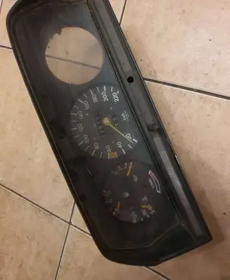 Mercedes-Benz 190 W201 Speedometer (instrument cluster) 87001131 2015401347 008232016