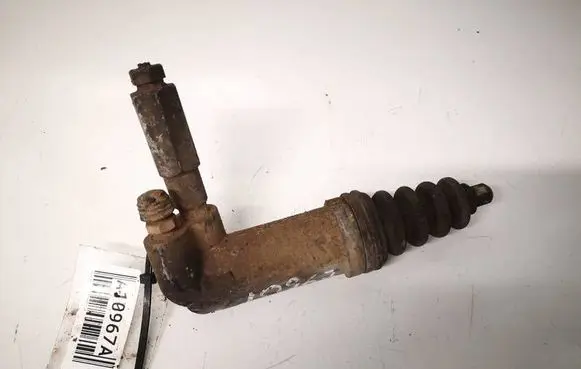 Volkswagen PASSAT B5 Clutch master cylinder 4A0721261