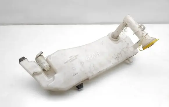Windshield washer fluid reservoir/tank