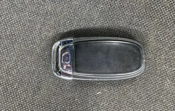 Audi A4 S4 B8 8K Ignition key/card 