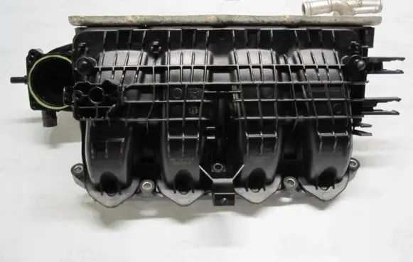 Volkswagen Golf VII Intake manifold 04E129711E