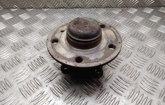 Mercedes-Benz B W245 Rear wheel hub