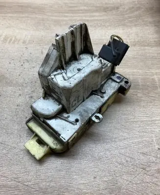 Ford Focus Rear door lock XS41A26412BH Rightside
