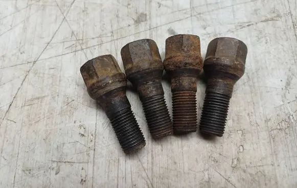 Peugeot Partner Nuts/bolts