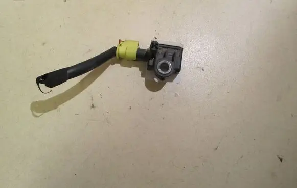 Volkswagen Polo V 6R Airbag deployment crash/impact sensor 2H0959351