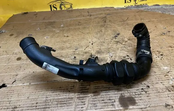 Ford Mondeo MK V Intercooler hose/pipe DS736C646FK