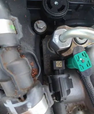 Peugeot 508 Fuel injector 9687454380