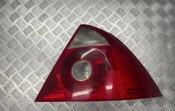 Ford Mondeo Mk III Rear/tail lights 1S7113404A 0374D 3S7113404A
