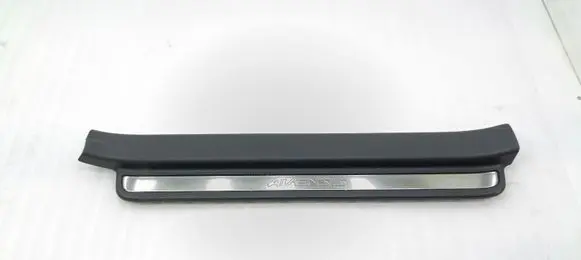 Toyota Avensis T250 Front sill trim cover 6791305050