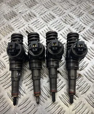 Volkswagen Caddy Fuel injectors set 038130073BN