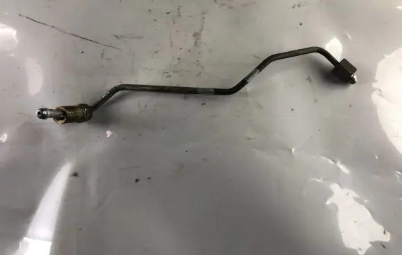 Nissan Patrol Y61 Fuel injector supply line/pipe 