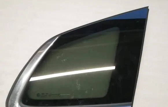 KIA Carens III Rear side window 43R000083 DOT736AS3M35