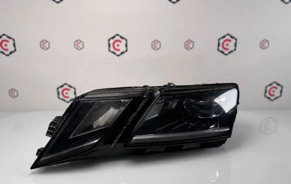 Skoda Octavia Mk3 (5E) Headlight/headlamp 5E1941015D