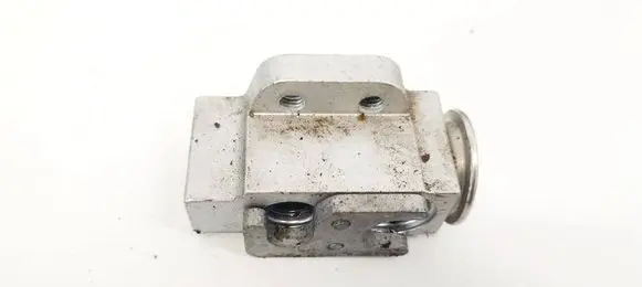 Audi A4 S4 B8 8K Air conditioning (A/C) expansion valve H7995002 52316990