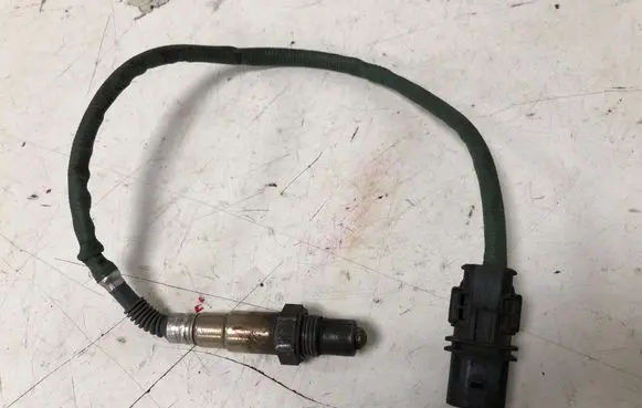 Mercedes-Benz E W212 Lambda probe sensor 05149027AA 98827013