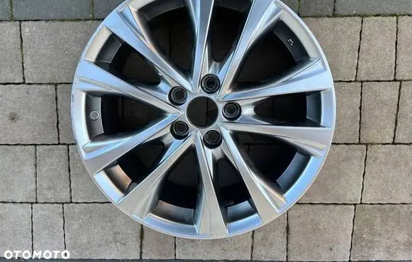 Toyota Avensis T270 R18 alloy rim 