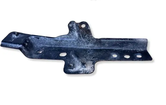 Audi Q7 4L Fender mounting bracket 4L0805697