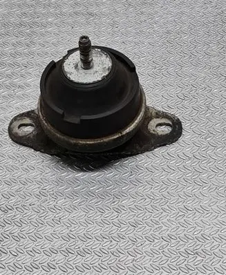 Citroen C5 Engine mount bracket