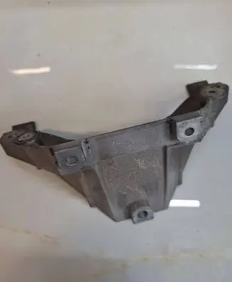 BMW X5 E70 Engine mounting bracket