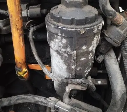 Volkswagen Golf V Oil filter cover 