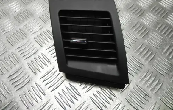 Mitsubishi Lancer VIII Rear air vent grill SPC02220 T5232
