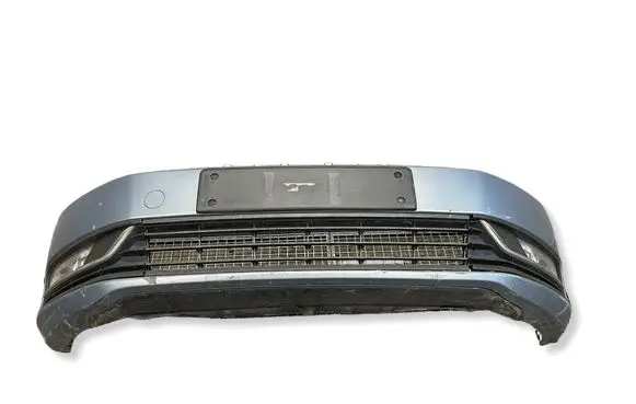 Volkswagen PASSAT B7 Front bumper 