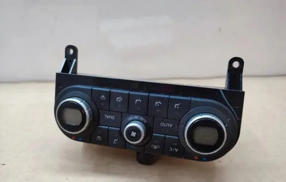 Nissan Qashqai Climate control unit 27500BR45D