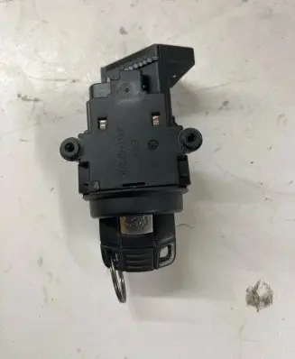 BMW 5 E60 E61 Ignition lock 9172159