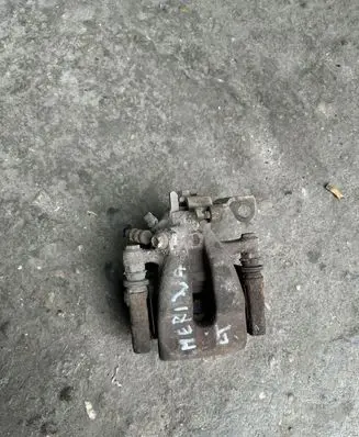 Opel Meriva A Rear brake caliper