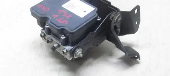Nissan X-Trail T32 ABS Pump 476604CC1A