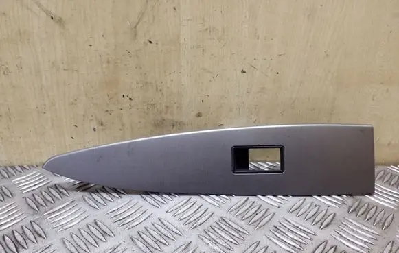 Toyota Avensis T270 Front door window switch trim 7423205240 7423205230
