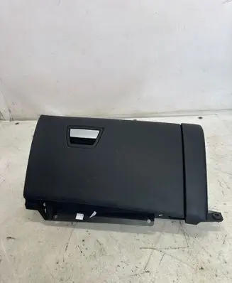 Maserati Ghibli Glove box
