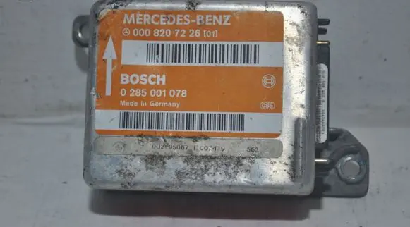 Mercedes-Benz E W124 Airbag control unit/module 0008207226