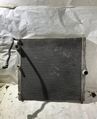 BMW X5 F15 Coolant radiator 7589467 CA172001
