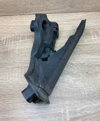 Volkswagen PASSAT B6 Accelerator throttle pedal 1K1723503L 6PV008600Used