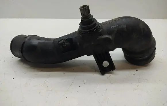 Toyota Avensis T270 Intercooler hose/pipe 173620R030 PA6GF15